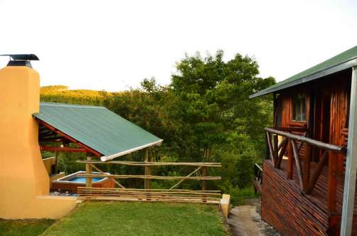 braai-jacuzi-2-and-3-log-cabin-outside